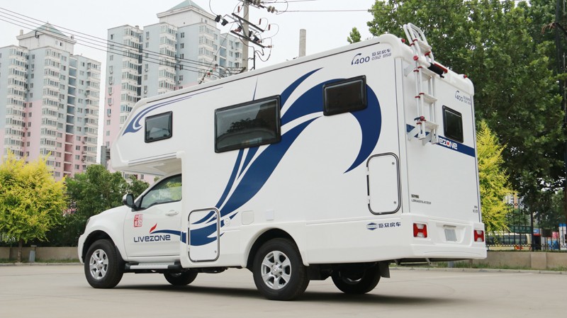 大床、大客廳得房車，四驅(qū)、動(dòng)力好