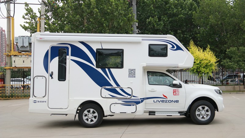 大床、大客廳得房車，四驅(qū)、動(dòng)力好