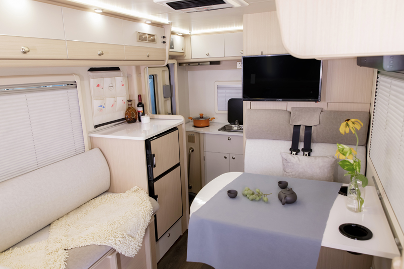 有四驅才是王道，這兩款國產房車可選