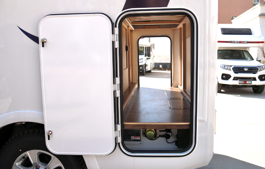 分時四驅、超大空間、一代經典——風駿C7！